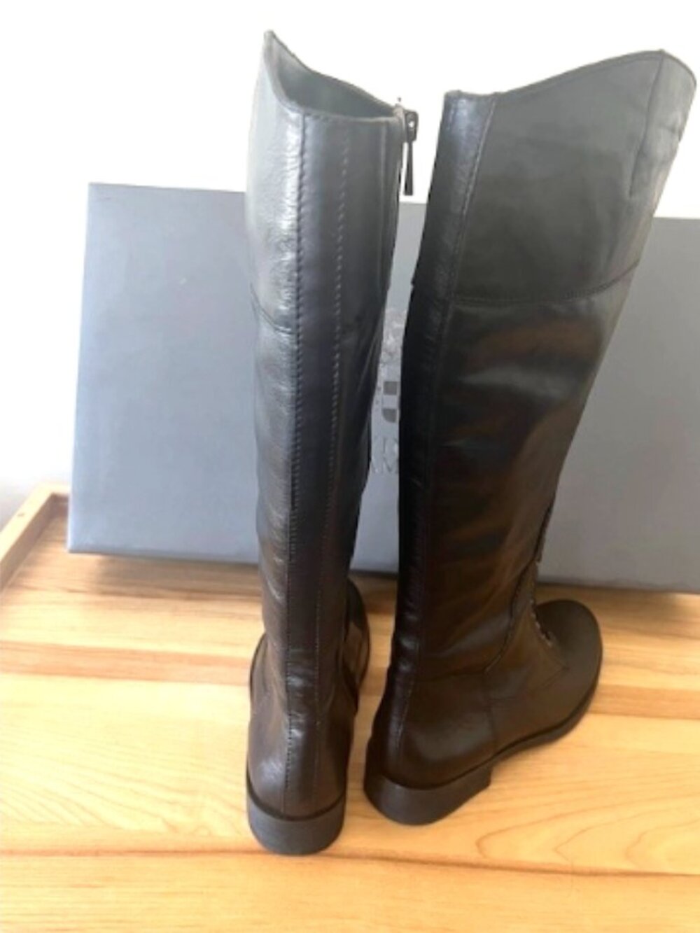 Vince Camuto Kari Tall Leather Boots Black Two‑Tone Calf Zip Size 7.5M NIB - Picture 4 of 5